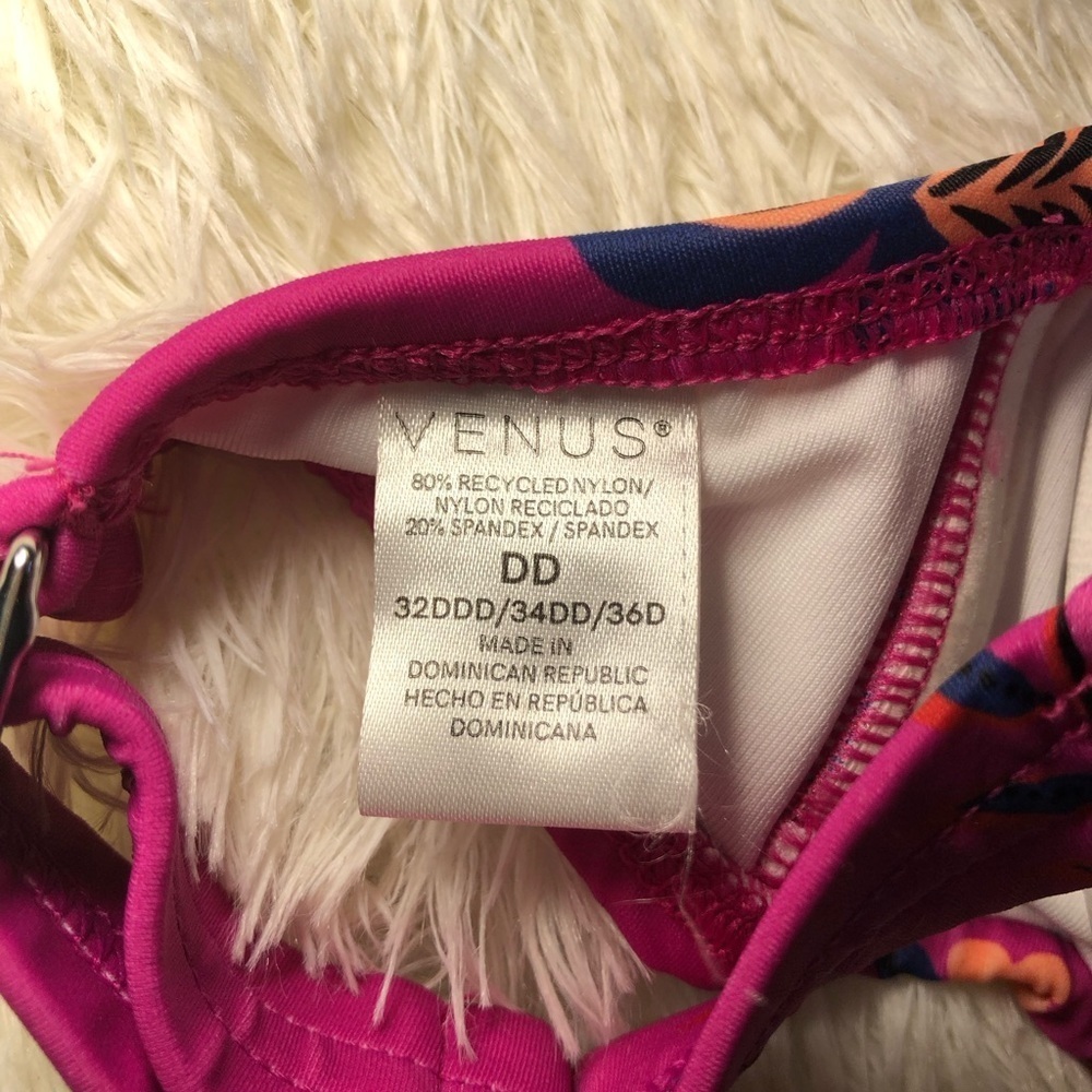 VENUS Magenta Floral Bikini Top NWOT Size DD - Picture 8 of 11